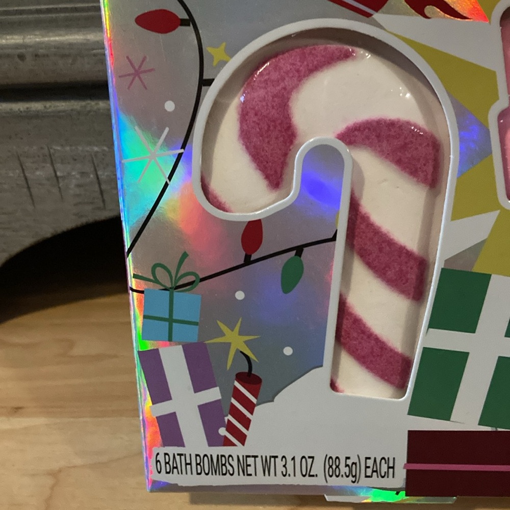 BRAND NEW BATH BOMB SET! NIB! NWT! SMOKE FREE HOME! - Picture 5 of 8